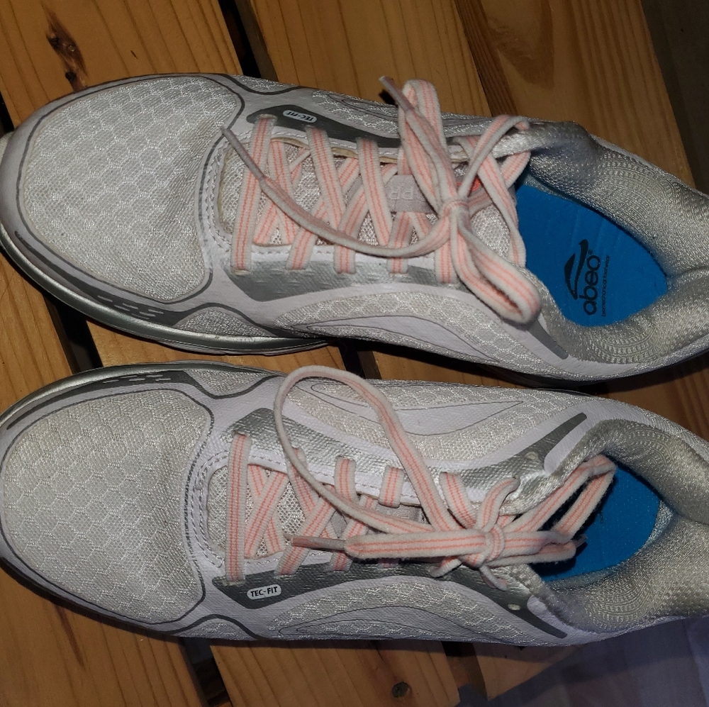 Abeo sneakers